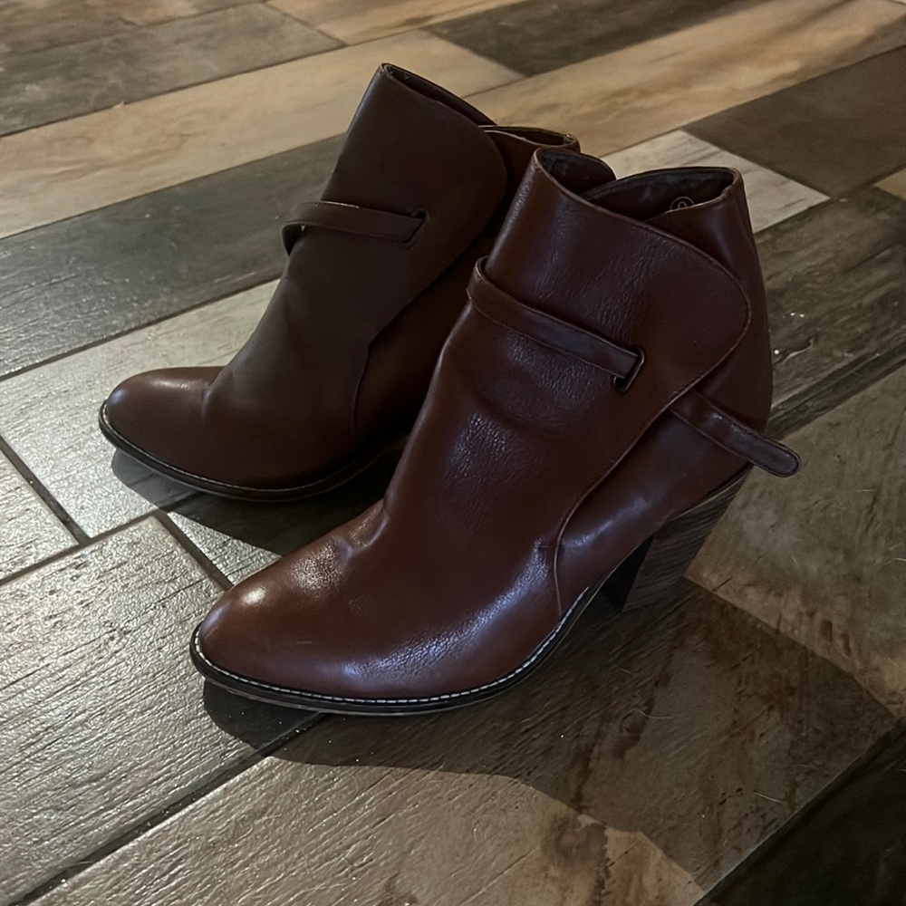 Pair of size 9 brown faux leather booties
